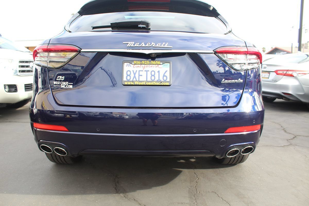Used 2021 Maserati Levante AWD/4WD image 17