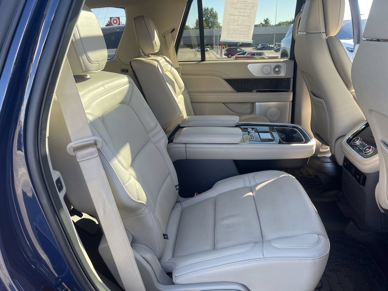 Used 2018 Lincoln Navigator Reserve w/ Technology Package AWD/4WD image 28