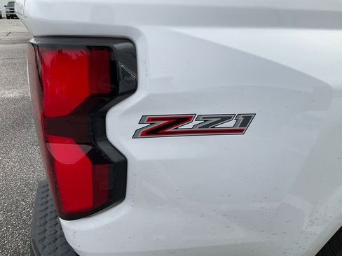 Used 2024 Chevrolet Colorado Z71 w/ Z71 Convenience Package 2 image 9