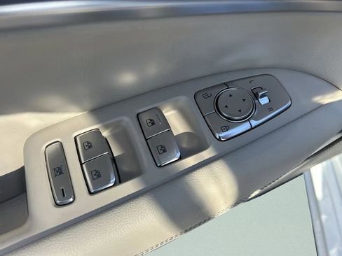Used 2026 Genesis G70 2.5T RWD image 23