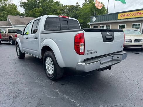 Used 2016 Nissan Frontier SV RWD image 4