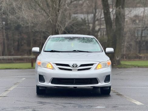 Used 2012 Toyota Corolla LE image 3