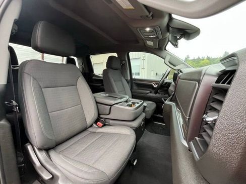 Used 2022 Chevrolet Silverado 1500 LT w/ Z71 Off-Road Package AWD/4WD image 11