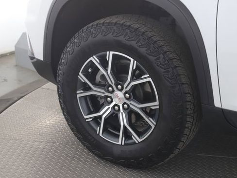 Used 2025 GMC Acadia AT4 w/ Luxury Package AWD/4WD image 13
