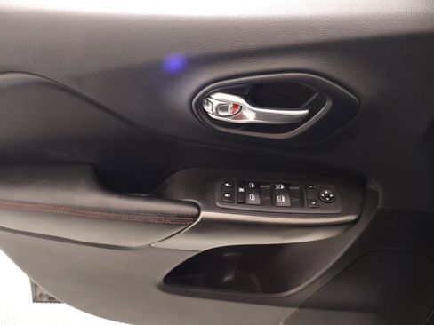 Used 2020 Jeep Cherokee Trailhawk w/ Cold Weather Group image 16