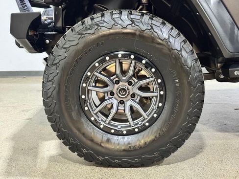 Used 2022 Jeep Gladiator Mojave w/ Trailer Tow Package image 8