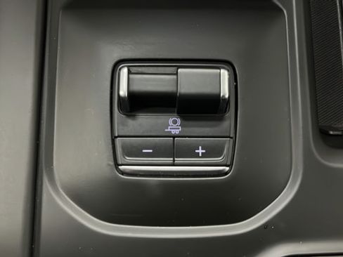 Used 2024 GMC Sierra 2500 Denali Ultimate AWD/4WD image 37