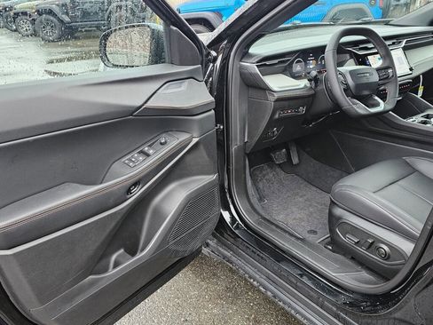 New 2026 Jeep Cherokee Limited image 18