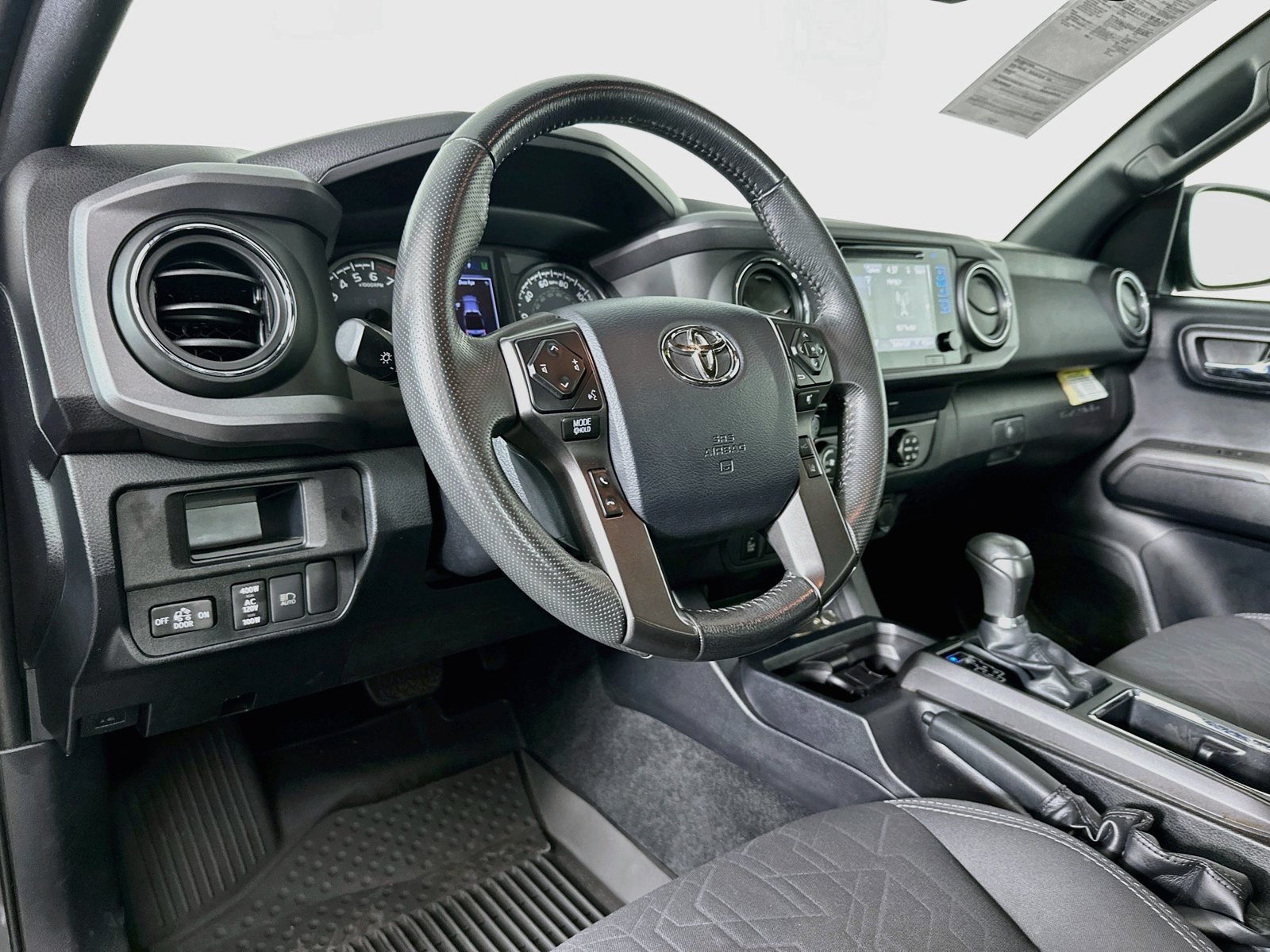 Certified 2019 Toyota Tacoma TRD Off-Road w/ Technology Package AWD/4WD image 9