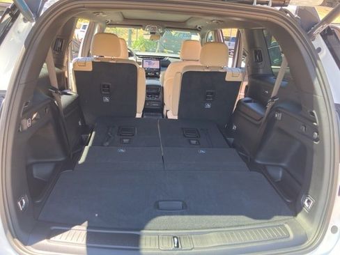 New 2025 Jeep Grand Cherokee L Limited w/ Luxury Tech Group II image 24