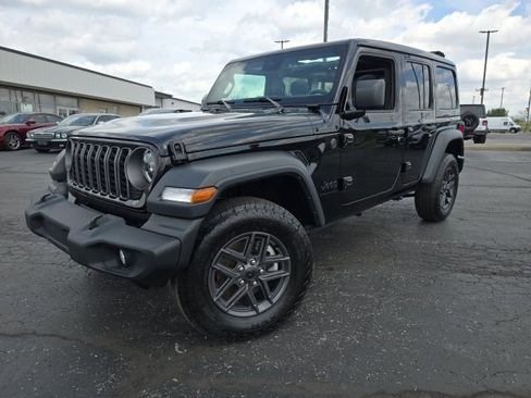 Used 2024 Jeep Wrangler Unlimited Sport AWD/4WD image 2