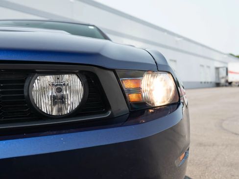 Used 2012 Ford Mustang GT Premium RWD image 10