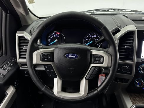 Used 2019 Ford F250 Lariat w/ Chrome Package image 28