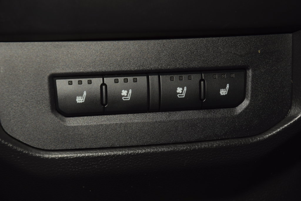 Used 2022 Toyota Tundra Capstone AWD/4WD image 42