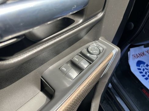 Used 2021 Chevrolet Silverado 1500 LT AWD/4WD image 17