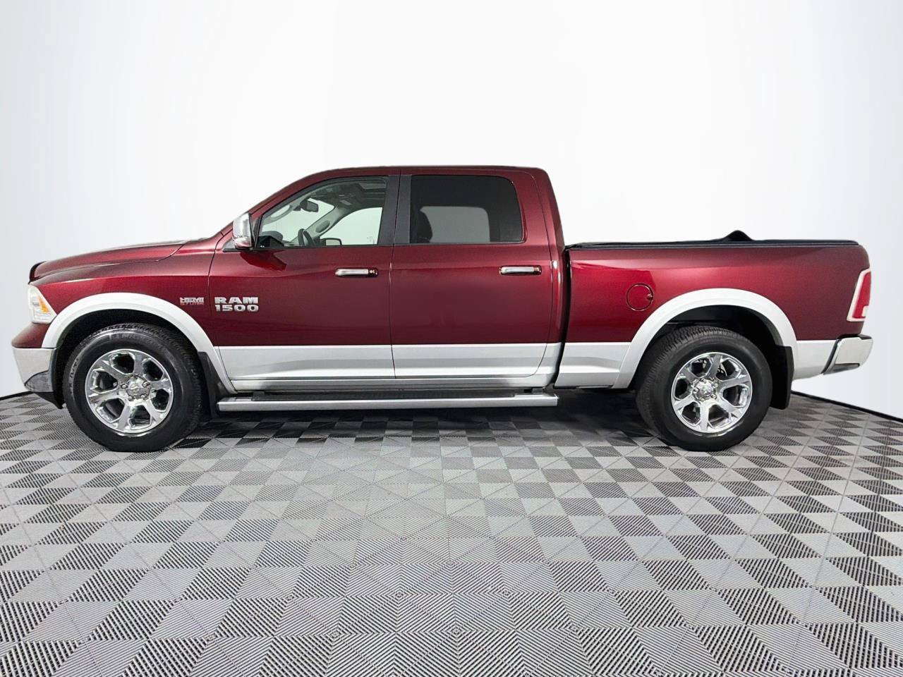 Used 2017 RAM 1500 Laramie w/ Convenience Group AWD/4WD image 7