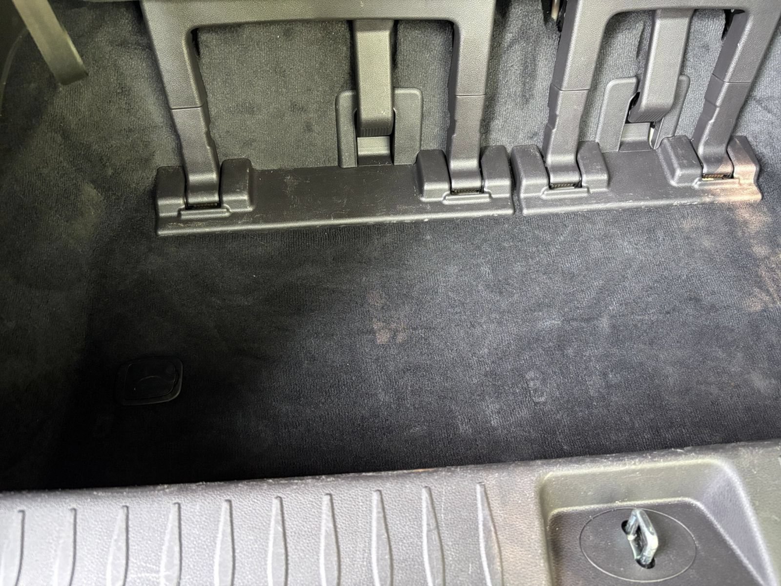 Used 2026 Kia Carnival FWD image 36