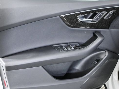 New 2025 Audi Q8 Premium image 4