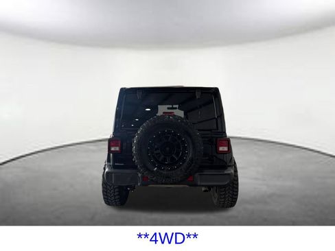 Used 2018 Jeep Wrangler Unlimited Sahara AWD/4WD image 5