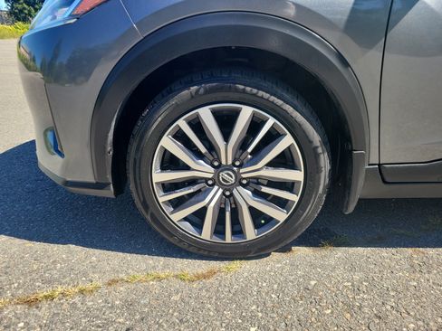 Used 2021 Nissan Kicks SV FWD image 12