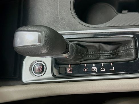 Used 2025 Nissan Altima 2.5 SV image 25