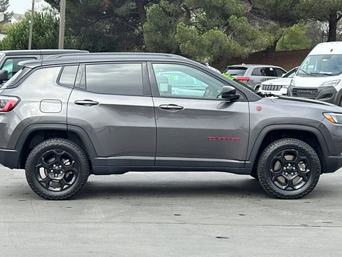 Used 2023 Jeep Compass Trailhawk image 3