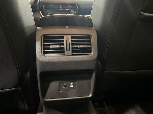 Used 2025 Nissan Rogue SL AWD/4WD image 14