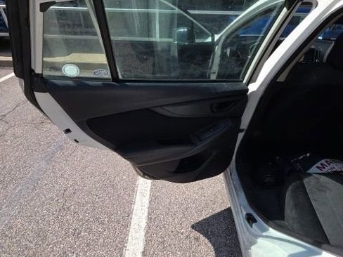 Used 2018 Subaru Impreza 2.0i Premium AWD/4WD image 17