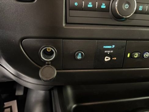 Used 2025 Chevrolet Express 2500 LT w/ LT Preferred Equipment Group RWD image 22