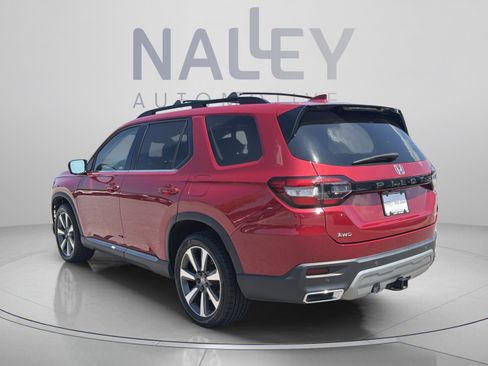 Used 2025 Honda Pilot Elite image 3