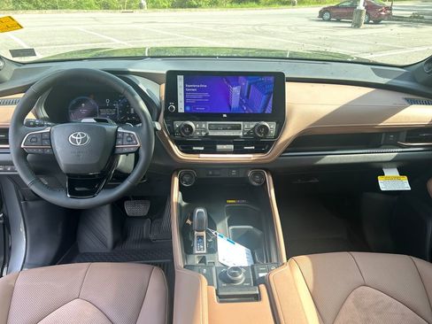 New 2026 Toyota Grand Highlander AWD Hybrid image 20