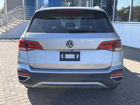 Used 2024 Volkswagen Taos SE FWD image 4