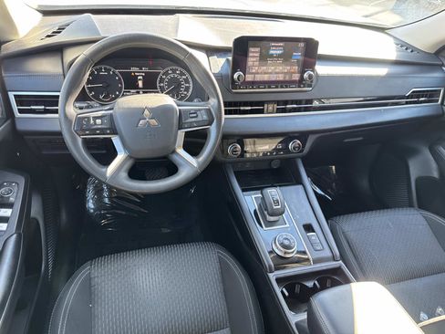 Used 2022 Mitsubishi Outlander ES image 7