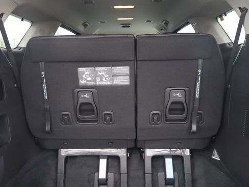 New 2026 Kia Carnival EX image 24