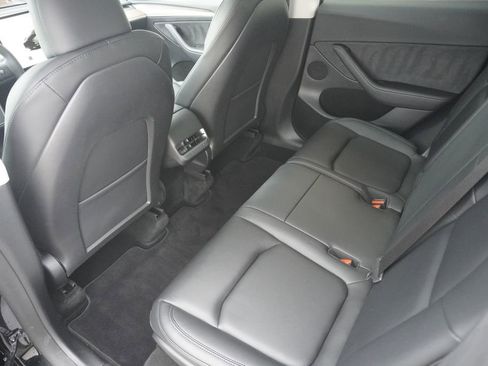 Used 2023 Tesla Model Y Long Range image 28