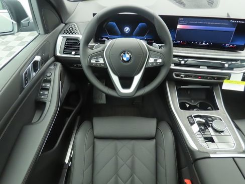 Used 2026 BMW X5 sDrive40i w/ Parking Assistance Package image 11