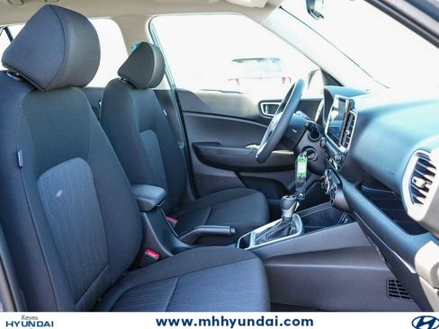 New 2026 Hyundai Venue SE FWD image 18