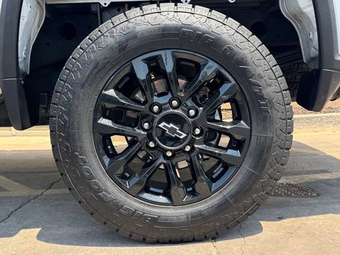 Used 2025 Chevrolet Silverado 2500 Custom w/ Custom Value Package AWD/4WD image 14