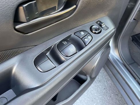 Used 2025 Nissan Kicks Play S image 28