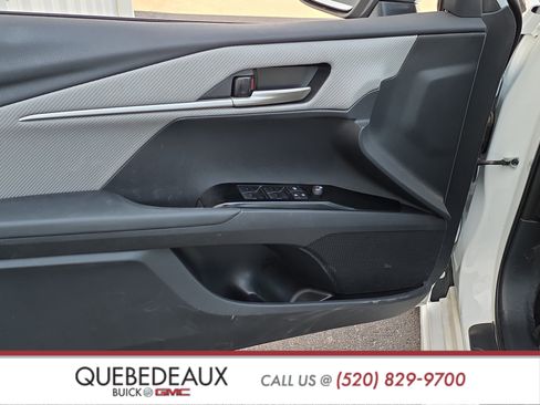 Used 2025 Toyota Camry SE w/ Convenience Package image 10