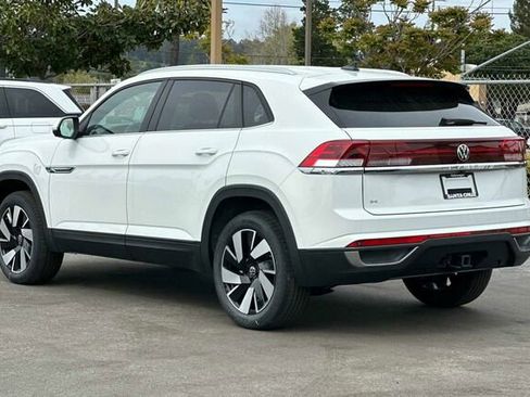 New 2024 Volkswagen Atlas Cross Sport SE FWD image 6