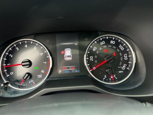 Used 2020 Toyota RAV4 XLE Premium image 28