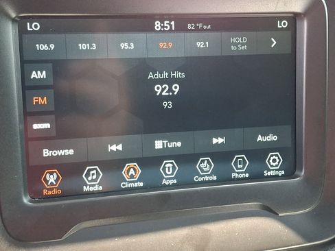 Used 2021 Jeep Renegade Latitude w/ Sun & Sound Group AWD/4WD image 18