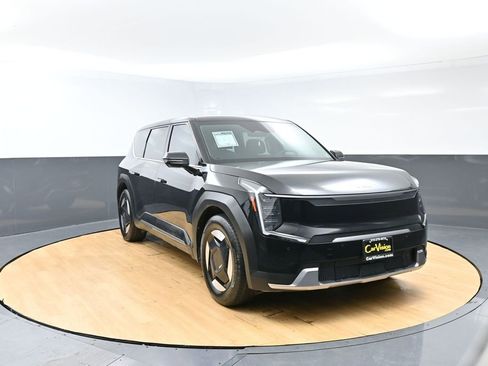 Used 2024 Kia EV9 Light image 3