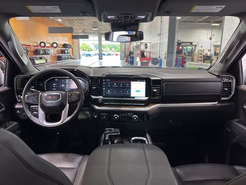 Used 2026 GMC Sierra 1500 Elevation w/ Elevation Premium Package AWD/4WD image 18