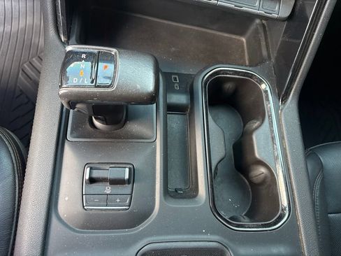 Used 2022 GMC Sierra 1500 AT4 w/ AT4 Preferred Package AWD/4WD image 16