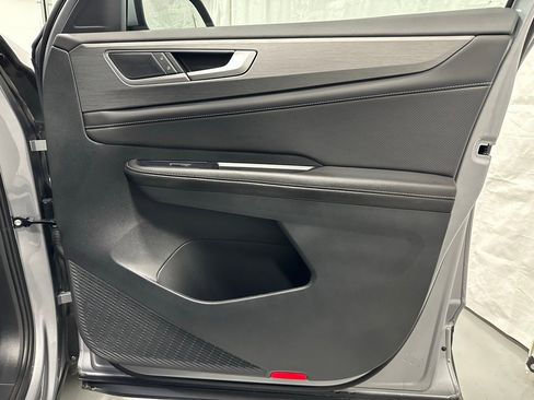 Used 2025 Volkswagen Atlas Cross Sport SE image 55