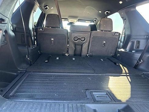 Used 2025 Honda Pilot Sport image 38