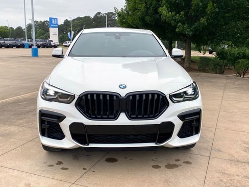 Used 2023 BMW X6 xDrive40i w/ M Sport Package AWD/4WD image 2