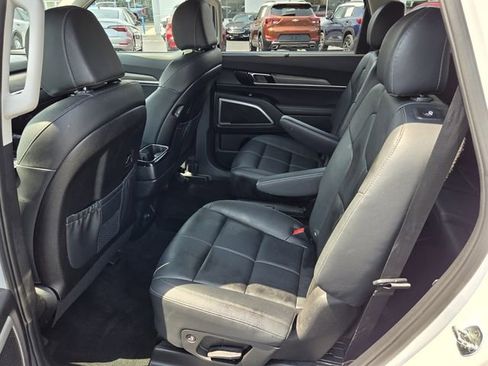 Used 2022 Kia Telluride EX w/ EX Premium Package image 11